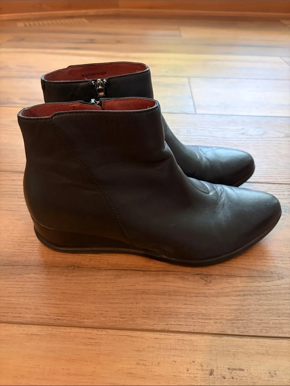 Women's Dansko Black Leather Ankle Boots Zip Style